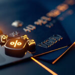 Kalkulator dan kartu kredit dengan simbol persentase di atas latar gelap navy