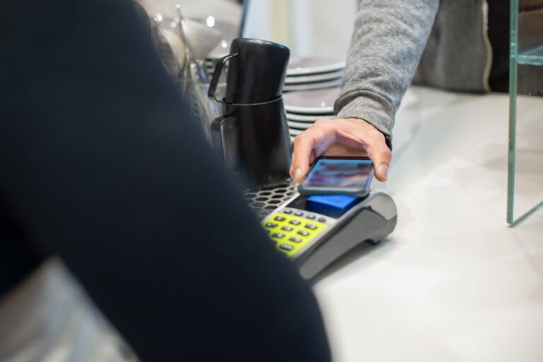 Keamanan E-Wallet: Fitur Proteksi yang Wajib Ada Sebelum Isi Saldo