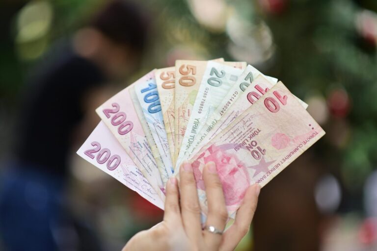 Kartu Kredit Mandiri Review: Biaya, Benefit, dan Siapa yang Cocok