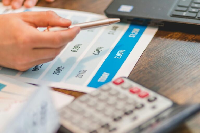 Bunga KTA Efektif vs Flat: Cara Hitung yang Benar dan Mengapa Flat Rate Bisa Menipu