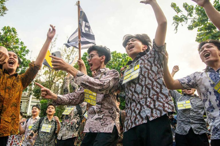 Paylater untuk Pelajar dan Mahasiswa: Kenapa Itu Jebakan, Bukan Solusi